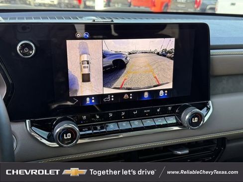 Used 2025 Chevrolet Colorado ZR2 w/ Technology Package image 26