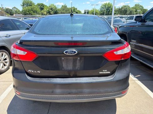 Used 2012 Ford Focus SE FWD image 3