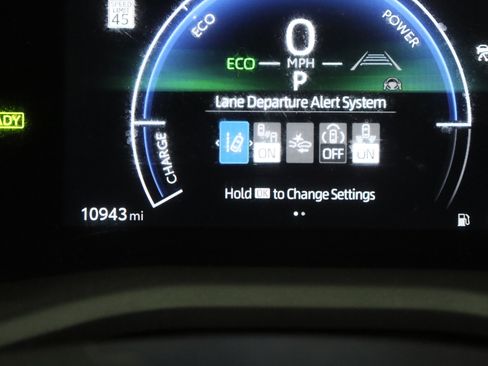Used 2025 Toyota Camry LE w/ Convenience Package FWD image 39