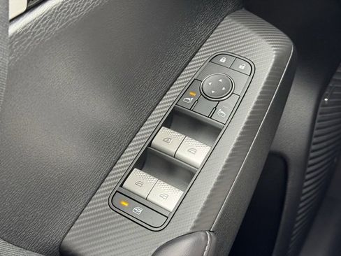 New 2025 Mitsubishi Outlander ES image 17