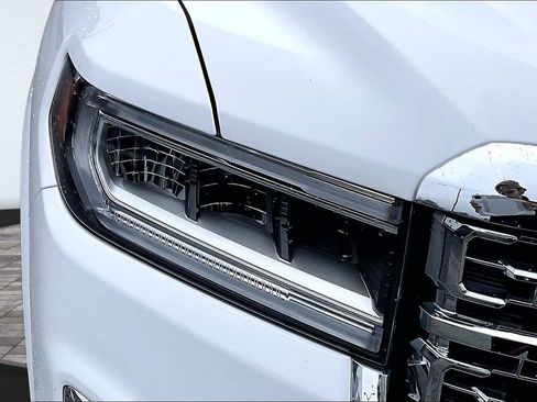 Used 2023 GMC Acadia Denali w/ Denali Technology Package AWD/4WD image 30