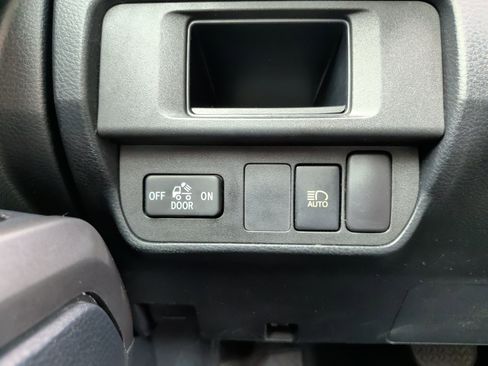 Used 2019 Toyota Tacoma SR5 image 24