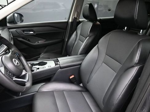 Used 2024 Nissan Rogue SV w/ SV Premium Package FWD image 13