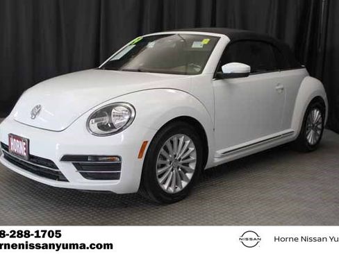 Used 2019 Volkswagen Beetle 2.0T image 3