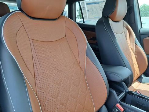 New 2026 Volkswagen Tiguan SEL R-Line AWD/4WD image 18