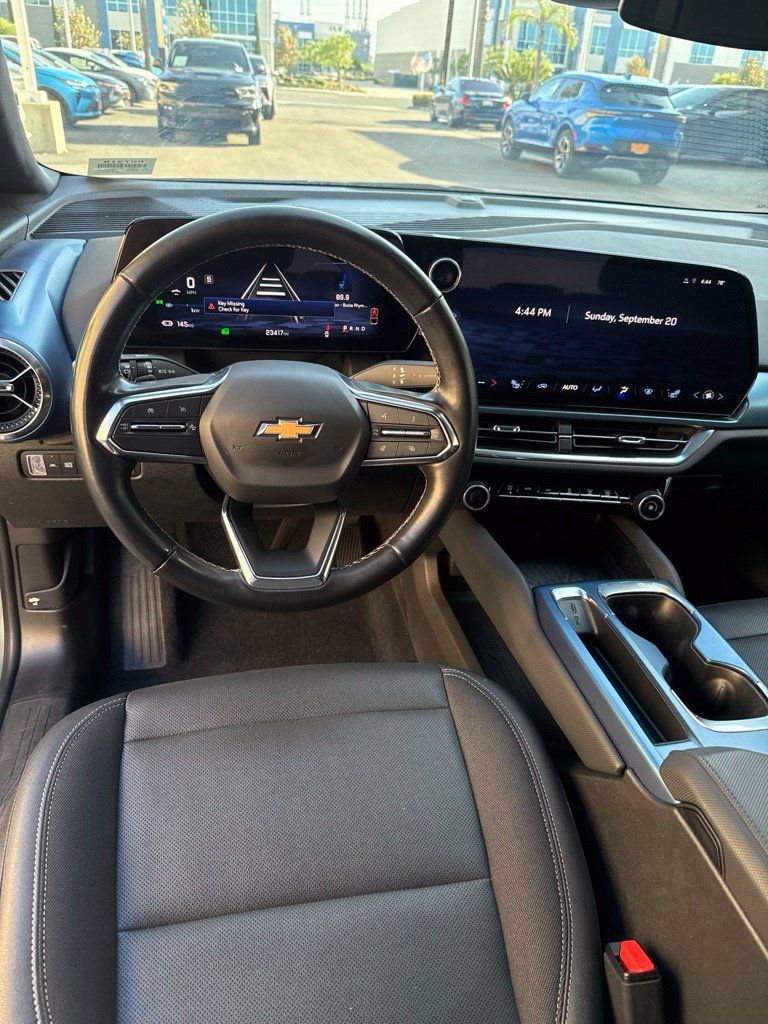 Used 2024 Chevrolet Equinox EV LT w/ LPO, Blackout Package FWD image 20