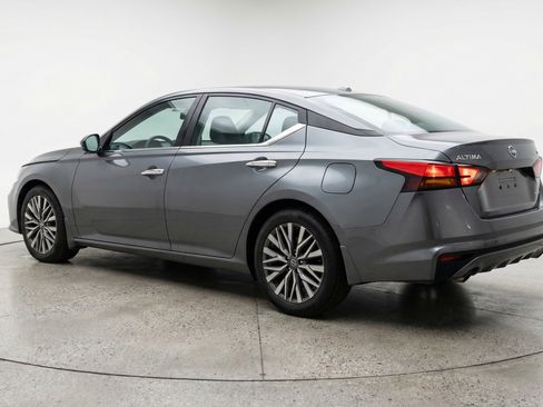 Used 2025 Nissan Altima 2.5 SV image 6