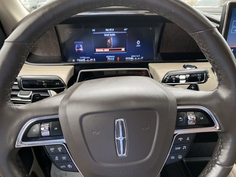 Used 2024 Lincoln Navigator Premiere image 23