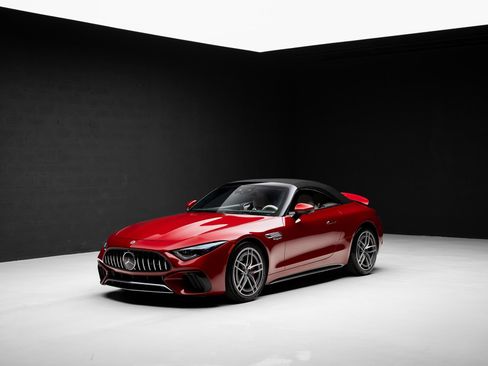 Used 2022 Mercedes-Benz SL 55 AMG 4MATIC w/ Driver Assistance Package image 4