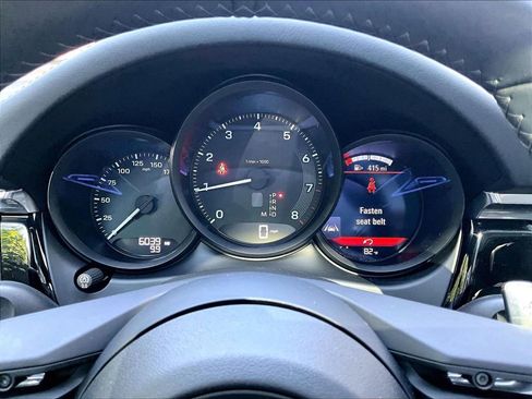 Certified 2026 Porsche Macan AWD/4WD image 25