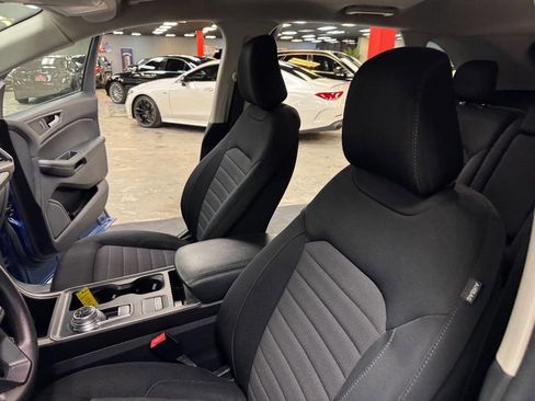 Used 2021 Ford Edge SE image 35