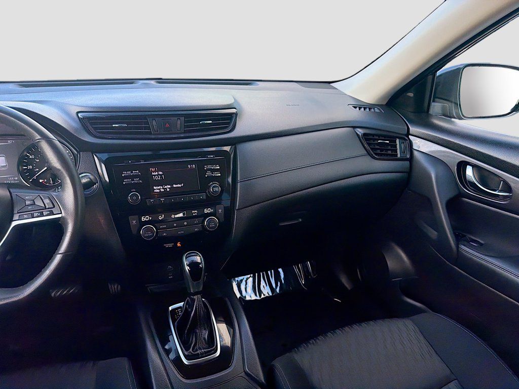 Used 2017 Nissan Rogue SV FWD image 21