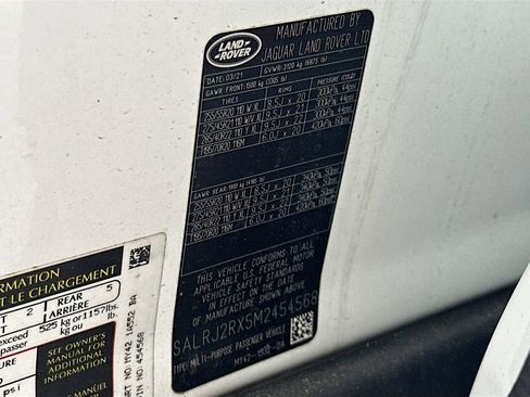 Used 2021 Land Rover Discovery S image 35