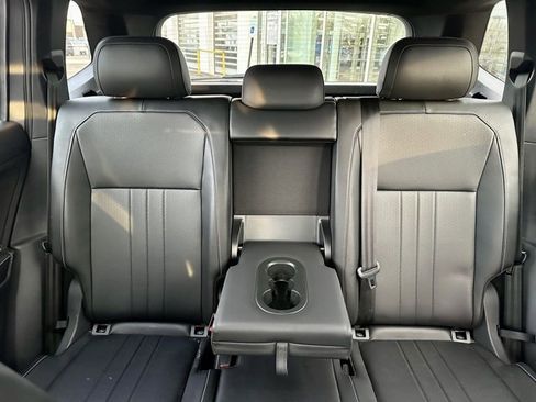 Certified 2024 Volkswagen Tiguan SE R-Line image 20