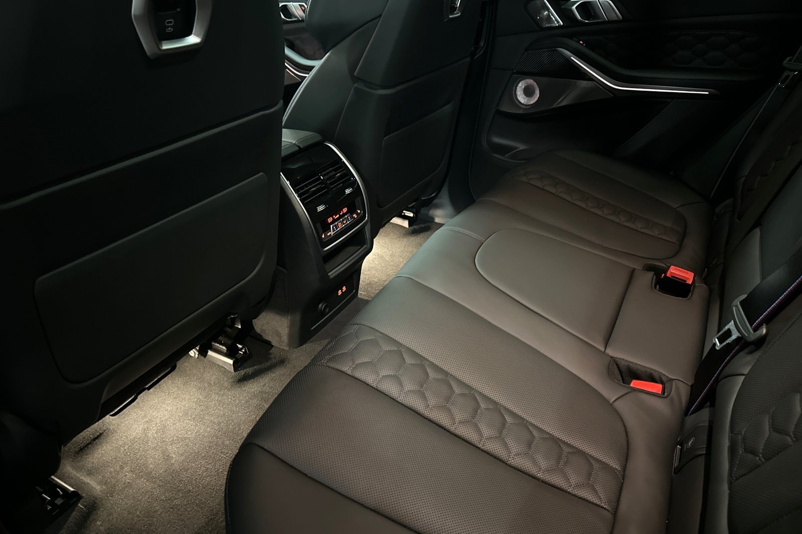 New 2026 BMW X5 M Competition w/ Executive Package AWD/4WD image 11