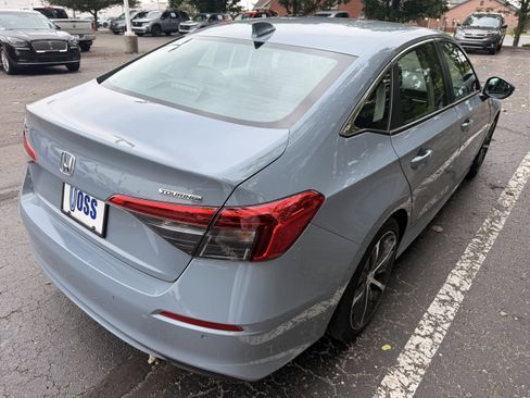 Used 2024 Honda Civic Touring image 3