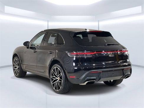 Used 2024 Porsche Macan image 3
