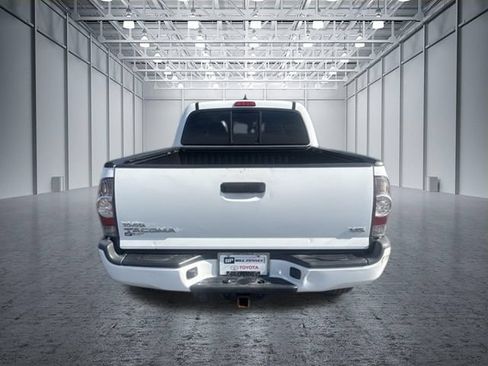 Used 2015 Toyota Tacoma 4x4 Double Cab w/ TRD Sport Package image 4