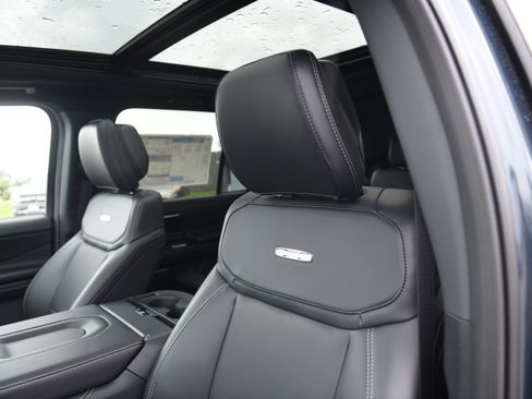 New 2026 Ford Expedition Platinum w/ Stealth Performance Package AWD/4WD image 16