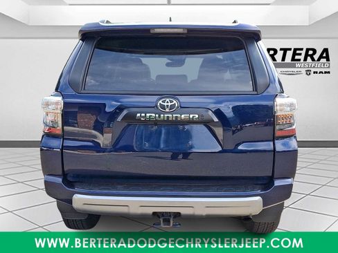 Used 2023 Toyota 4Runner TRD Off-Road Premium w/ Moonroof Package AWD/4WD image 5