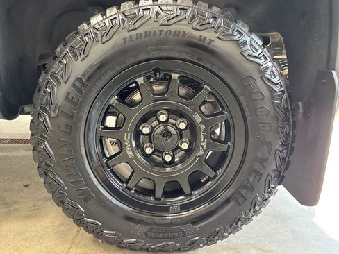 Used 2024 GMC Sierra 1500 AT4X image 15