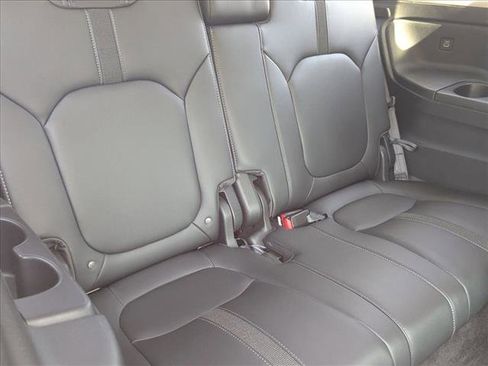 Used 2023 Honda Pilot EX-L image 18
