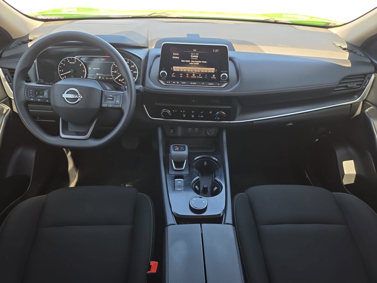 Used 2025 Nissan Rogue S AWD/4WD image 9