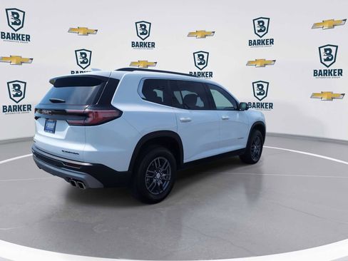 Used 2025 GMC Acadia Elevation FWD image 8