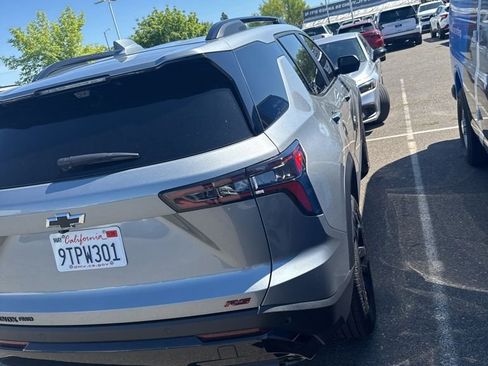 Used 2025 Chevrolet Equinox RS w/ Safety and Technology Package image 6