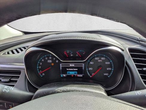 Used 2016 Chevrolet Impala LT w/ Convenience Package image 17