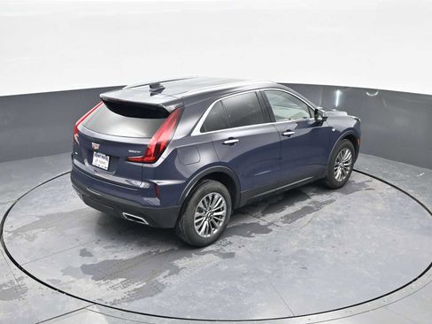 Used 2024 Cadillac XT4 Premium Luxury image 36