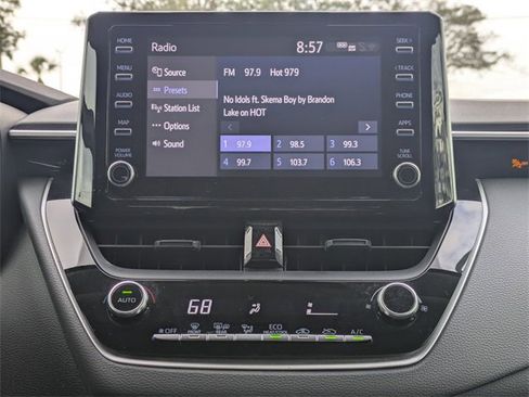 Used 2020 Toyota Corolla LE image 17