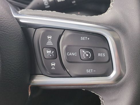 Used 2025 Jeep Wrangler Unlimited Sahara w/ Safety Group AWD/4WD image 28