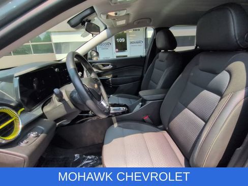 Used 2024 Chevrolet Trax LT w/ Driver Confidence Package FWD image 19