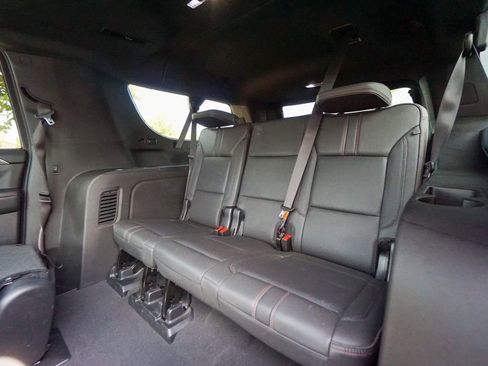 Used 2023 Chevrolet Suburban RST w/ Luxury Package image 35