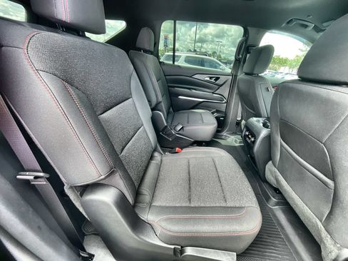 Used 2024 Chevrolet Traverse Z71 w/ Enhanced Driving Package AWD/4WD image 27