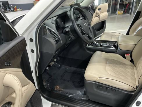 Used 2024 Nissan Armada Platinum w/ Captain's Chairs Package image 3