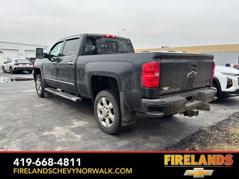 Used 2017 Chevrolet Silverado 2500 LTZ image 2