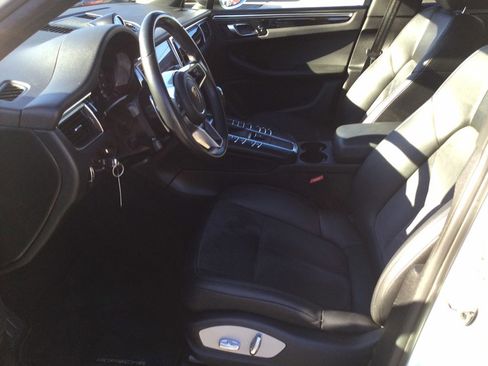 Used 2018 Porsche Macan Sport Edition image 19