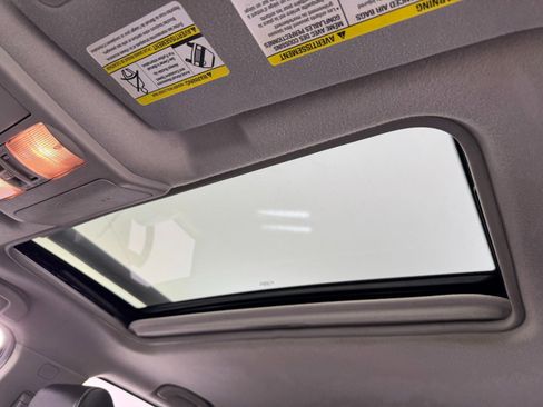 Used 2016 Nissan Frontier PRO-4X w/ Pro-4x Luxury Package image 11