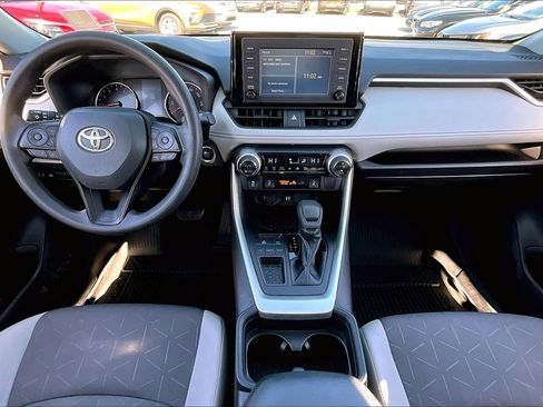 Used 2019 Toyota RAV4 XLE image 7