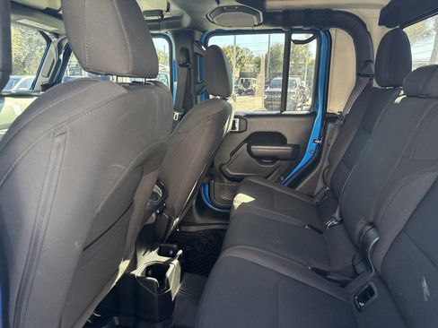 Used 2023 Jeep Gladiator Sport image 25
