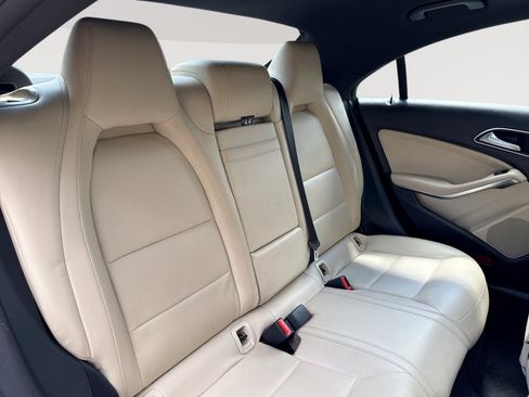 Used 2018 Mercedes-Benz CLA 250 4MATIC image 26
