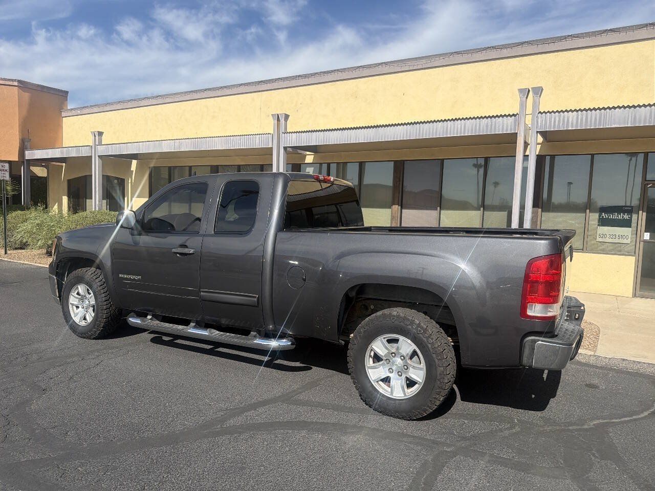 Used 2010 GMC Sierra 1500 SL RWD image 5
