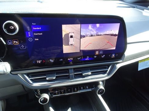 New 2026 Chevrolet Equinox EV LT image 9