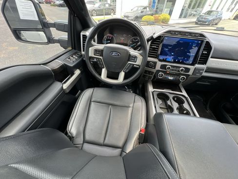 Used 2022 Ford F350 Lariat w/ Lariat Ultimate Package AWD/4WD image 4