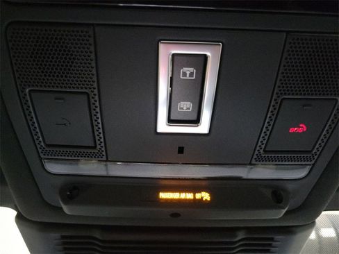 New 2025 Land Rover Discovery Sport Dynamic SE image 21