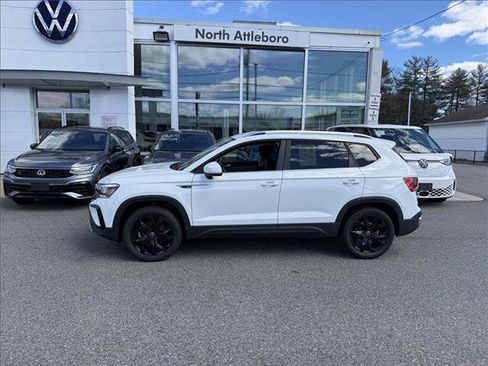 Certified 2023 Volkswagen Taos SE w/ Black Wheel Package AWD/4WD image 11