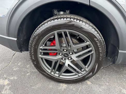 Used 2025 Ford Explorer ST-Line w/ Premium Package image 18