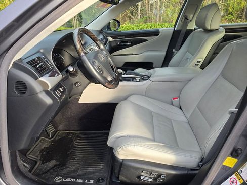 Used 2014 Lexus LS 460 image 11